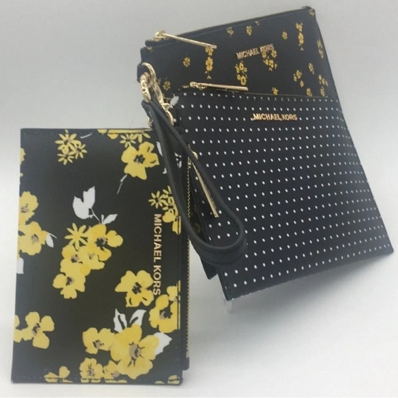 Michael Kors Jet Set Travel Wristlets (Large One) - Picture 4 of 11